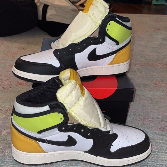 NWB - Air Jordan 1 Retro High OG GS - 7y - Picture 4 of 11